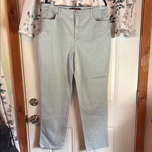 Gloria Vanderbilt Light Blue jeans